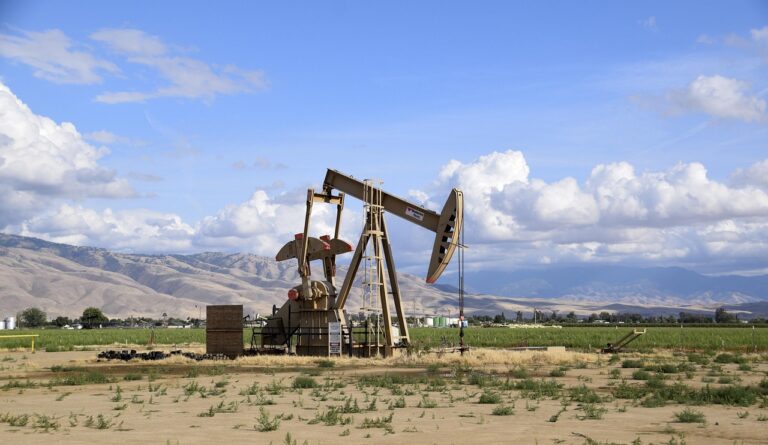Why High Oil Prices Help Some Businesses and States